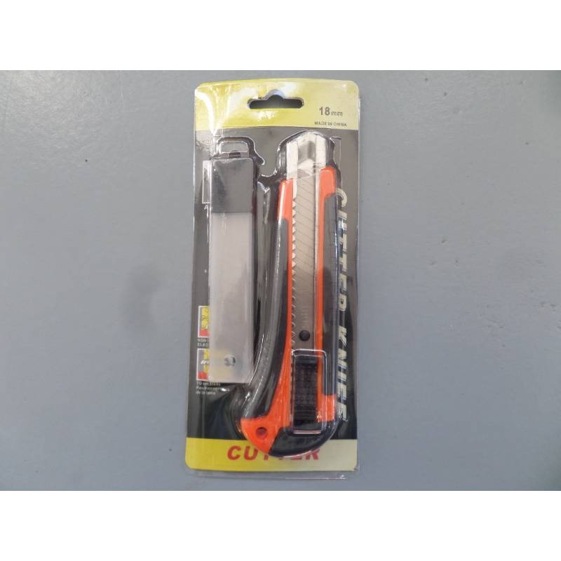 Cutter 18 mm cu 3 rezerve